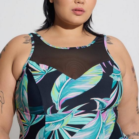 NWT Wireless mesh high neck swim suit size 2 - Picture 3 of 6